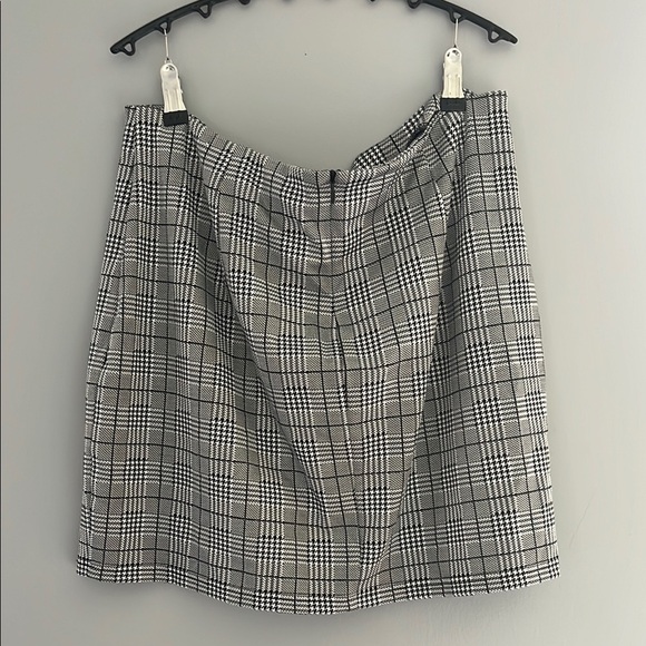 Kate Kason Black and White Mini Plaid Skirt 2X - Picture 5 of 7